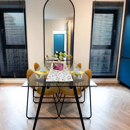 Soni Exclusive 336 Plaza With Private Parking & Self Check-in Bucharest